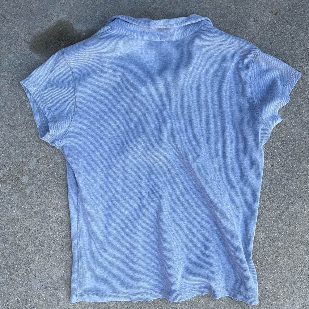 GAP women’s shirt - Picture 2 of 4